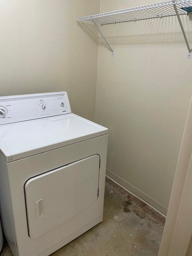 Building Photo - 406 Bryan St