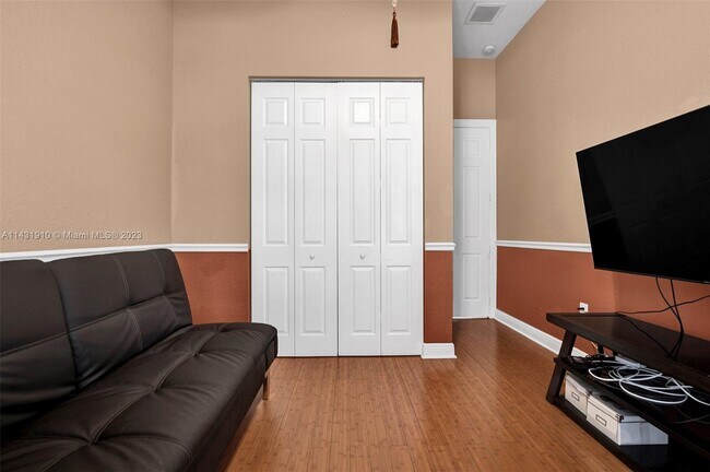 Building Photo - 5038 SW 183rd Ave