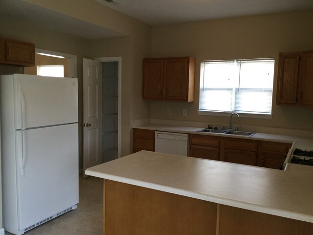 Building Photo - 12187 Running Springs Rd