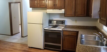Building Photo - HALF OFF FIRST MONTH'S RENT SPECIAL! 2 Bedroom 1 Bath Condo