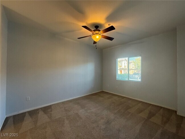 Building Photo - 7701 W Robindale Rd