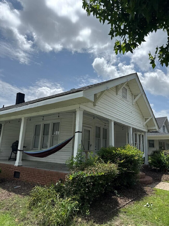 Building Photo - 201 S Summit St