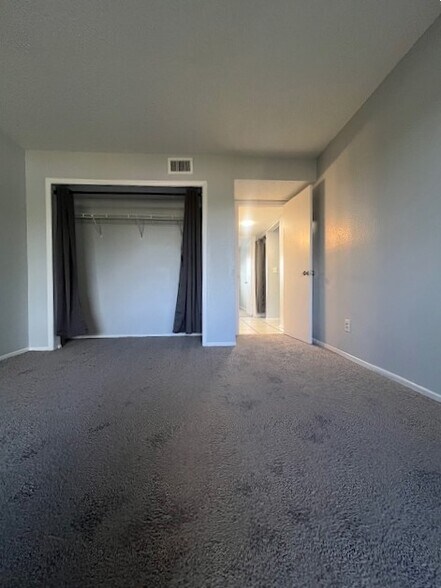 Building Photo - 5825 62nd Ave N