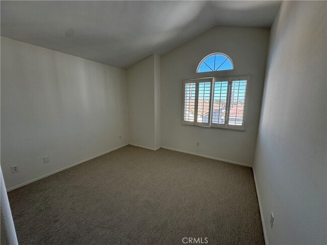 Building Photo - 503 S Maria Ave