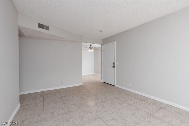 Building Photo - 3151 N Soaring Gulls Dr