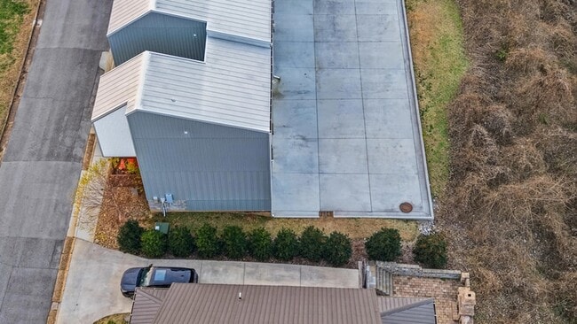 Building Photo - 207 Old Mountain Rd