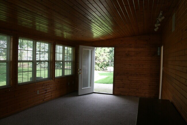 Building Photo - 3 bed house in Beresford