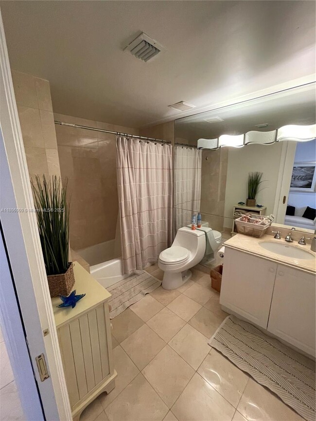 Building Photo - 9559 Collins Ave