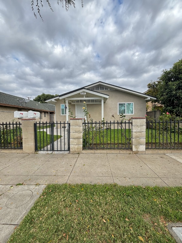 Building Photo - 435 E Truslow Ave