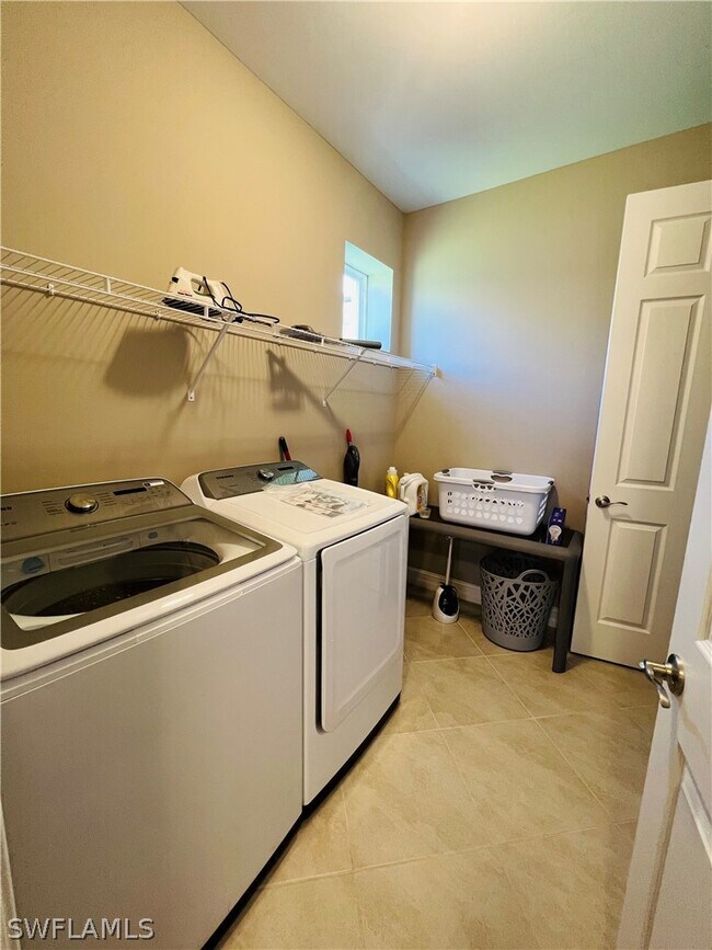 Building Photo - 14715 Kelson Cir