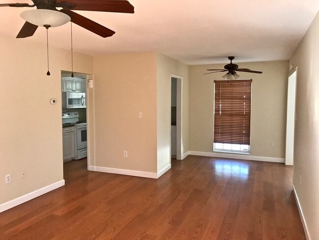 Building Photo - private pool home in Kensington Park - Sar...