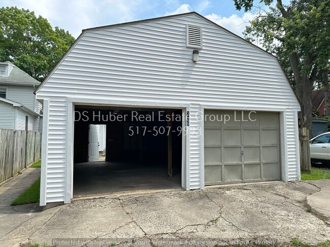 Building Photo - 206 S Fairview Ave