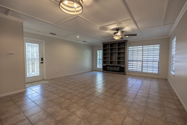 Building Photo - Newly Remodeled Fairhope Cottage Near Downtown!