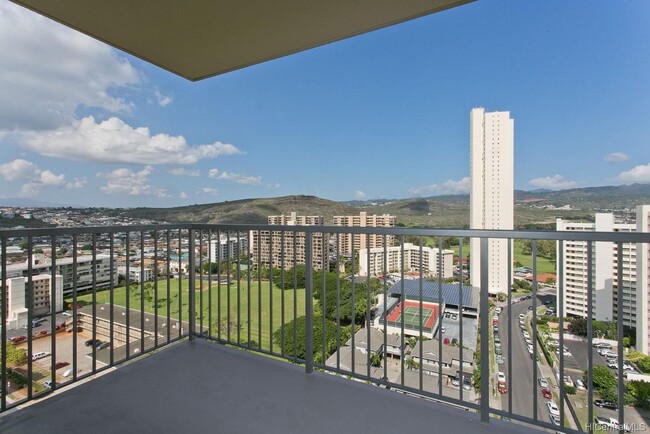 Building Photo - Century West - High floor with mountain an...