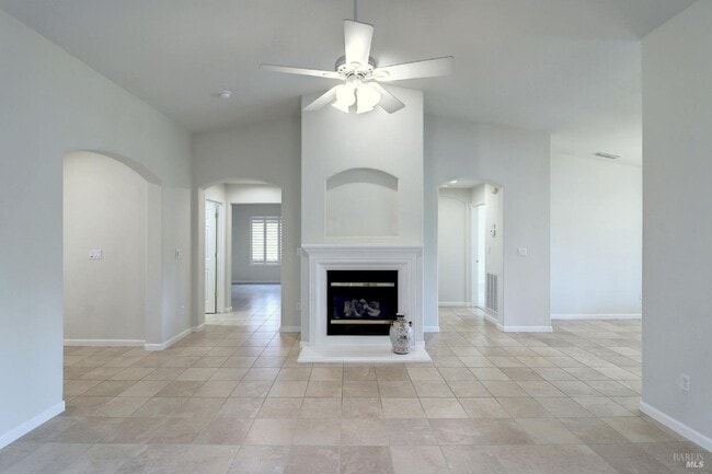 Building Photo - 359 Glenn Lakes Dr