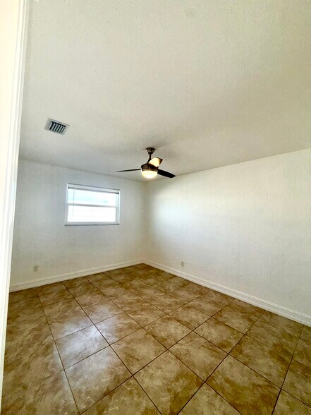 Building Photo - 436 Auburn Dr