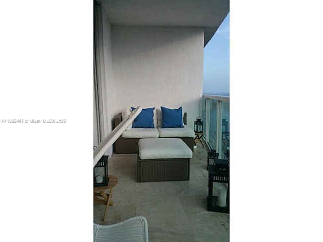 Building Photo - 2101 Brickell Ave