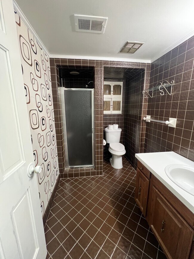Building Photo - 43309 Westview Dr