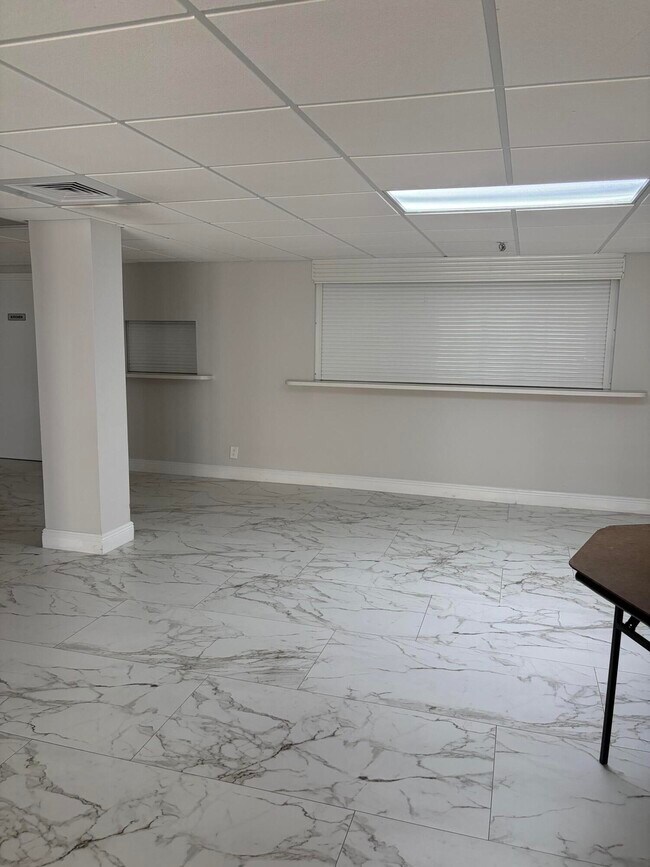 Building Photo - 3215 S Ocean Blvd