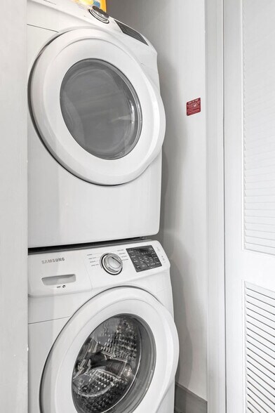 Building Photo - 1050 Howell Mill Rd NW