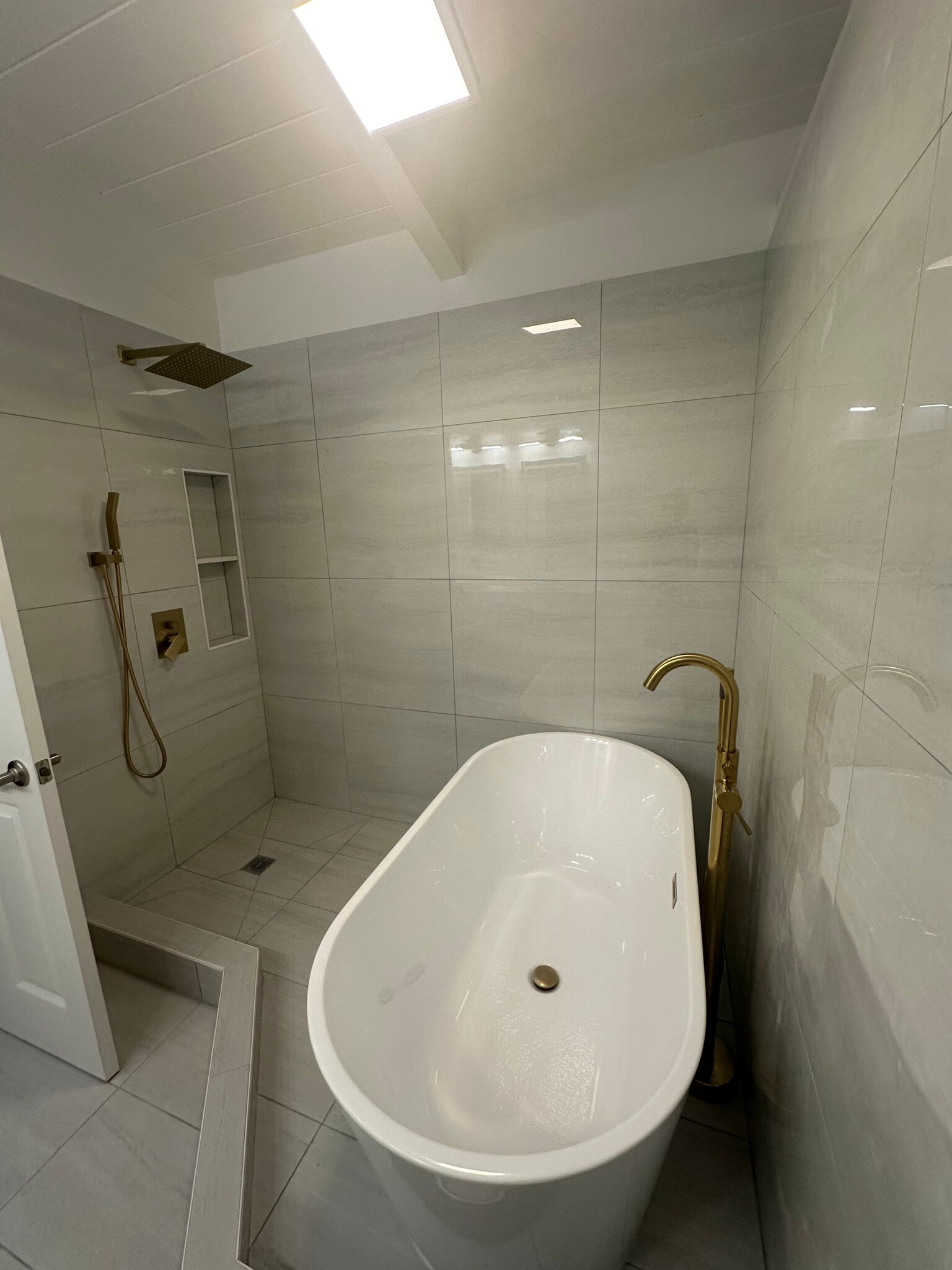 Master Bathroom - 45-185 Lilipuna Rd