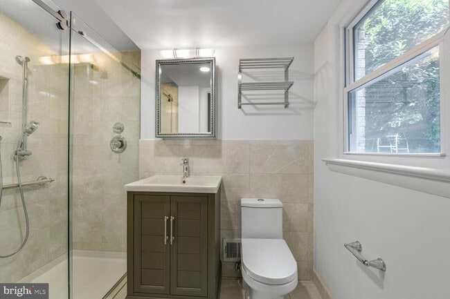 Building Photo - 1403 Ellison St