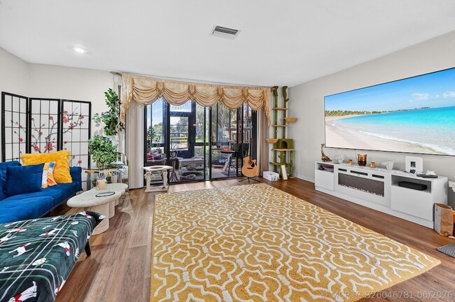 Building Photo - 4587 Carambola Cir S