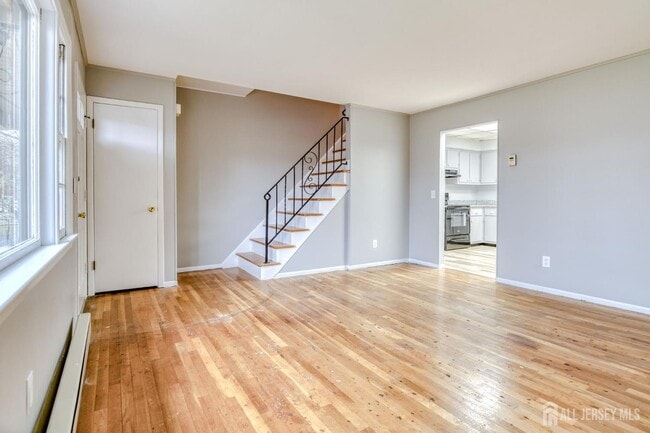 Building Photo - 347 Lincoln Blvd