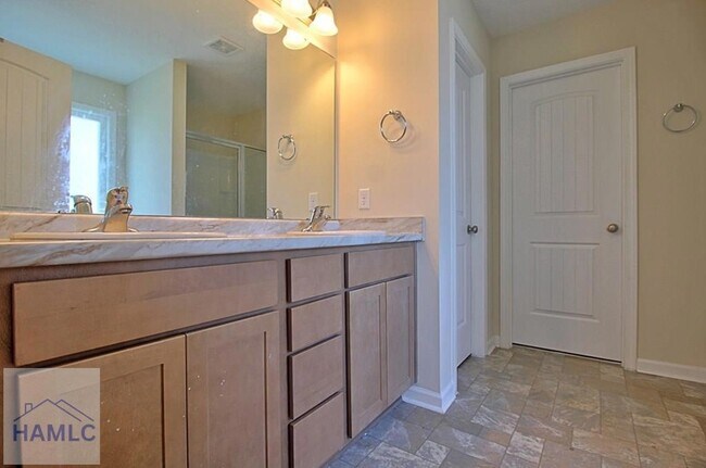 Building Photo - 260 Whippoorwill Wy NE