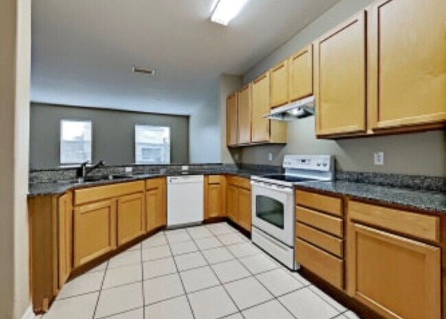 Building Photo - 3041 Hanna Ct