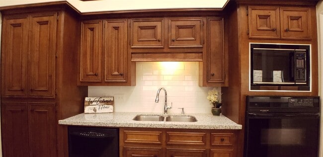 Building Photo - 6607 Tournament Dr