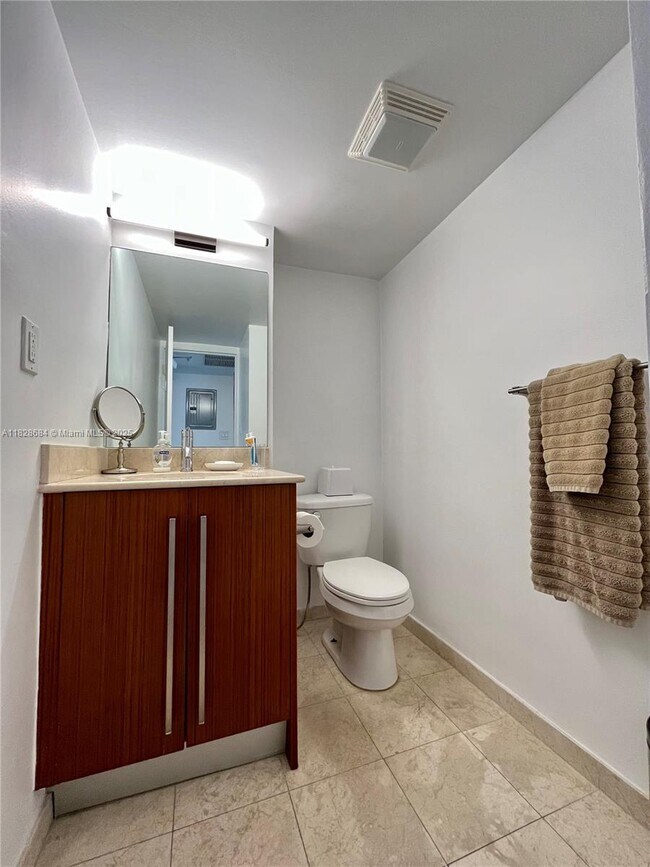 Building Photo - 10275 Collins Ave
