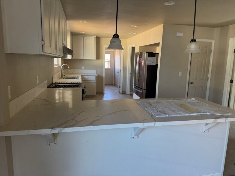 Building Photo - 418 N Elmwood Ave