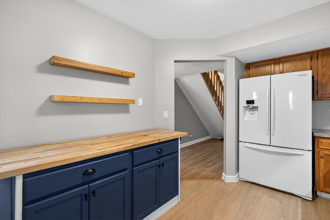 Building Photo - 1391 Sherwood Ct