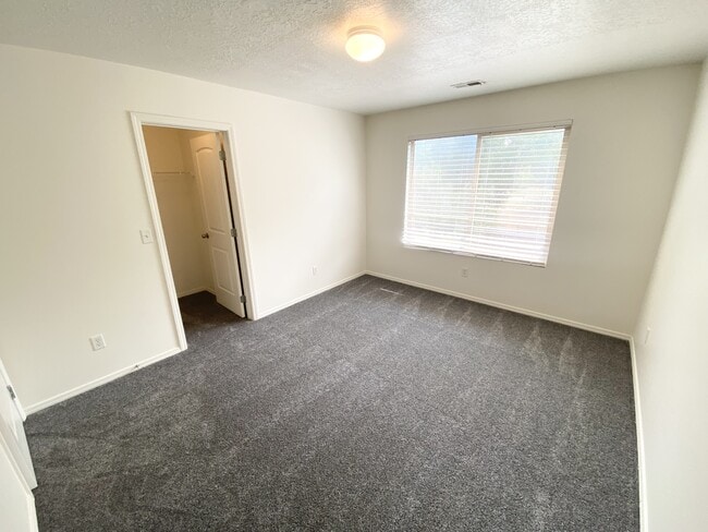 Building Photo - 1243 W 520 S