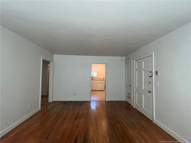 Building Photo - 507 Martine Rd