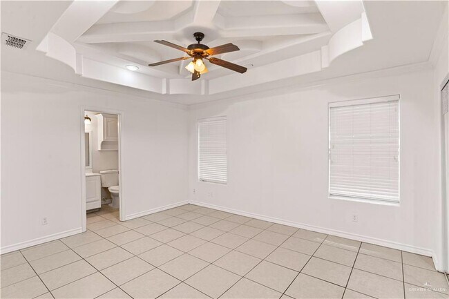 Building Photo - 4409 Robin Ave
