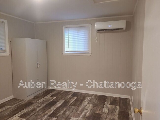 Building Photo - 564 Julian Rd