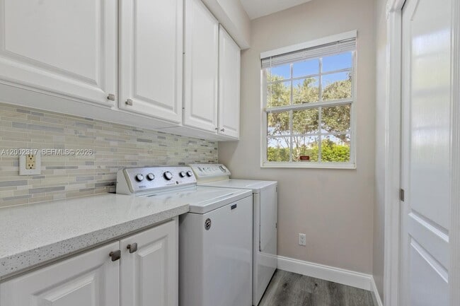 Building Photo - 152 Santa Barbara Way