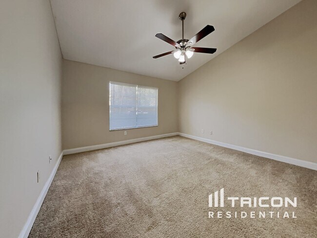 Building Photo - 367 Masson Ct