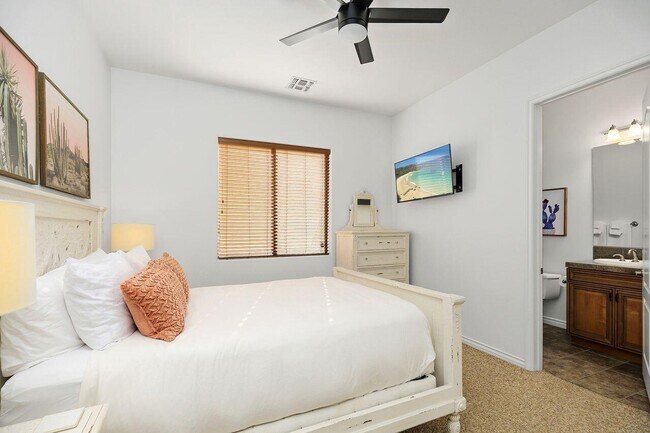 Building Photo - 51200 Calle Paloma