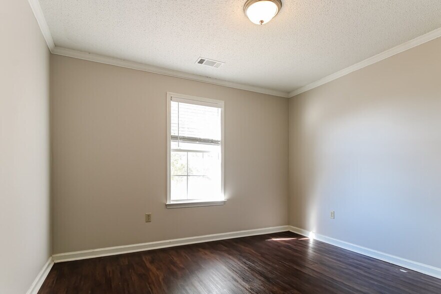 Building Photo - 7678 Mineral Crest Cir N