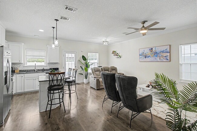 Building Photo - 1223 Cypress Fall Cir