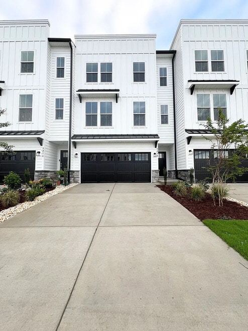Building Photo - 9214 Walnut Hill Rd NW