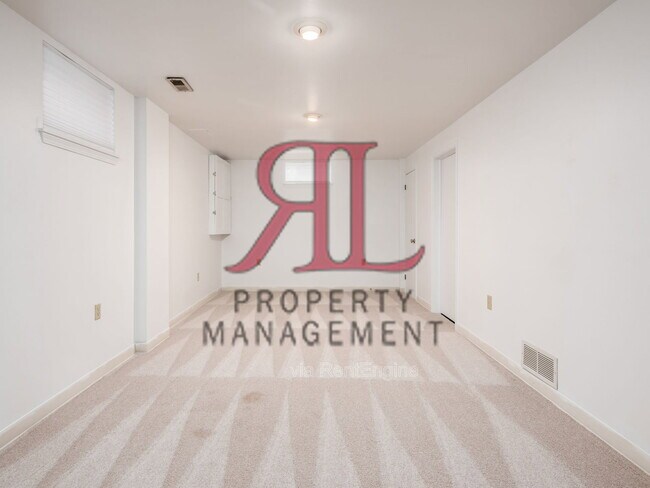 Building Photo - 362 W 4th Ave