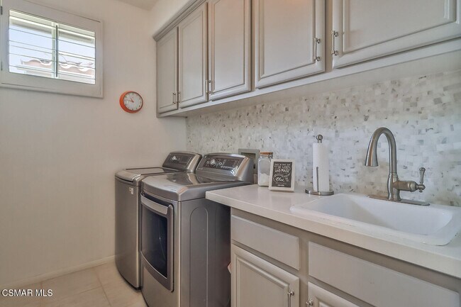 Building Photo - 1808 Crystal View Cir