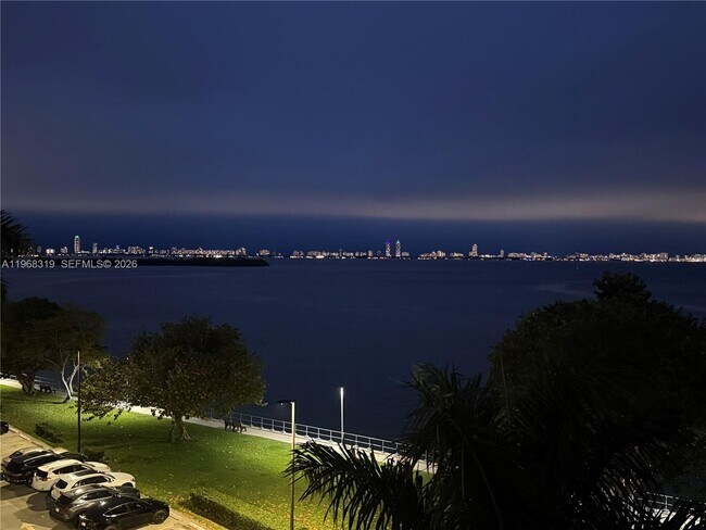 Building Photo - 880 NE 69th St