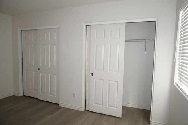 Building Photo - 4 Bedroom Home in Henderson NV!