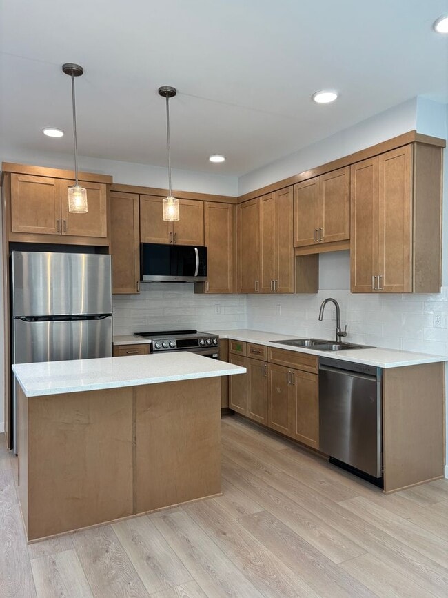 Building Photo - 2 Bed 2.5 Bath New-Construction Duplex