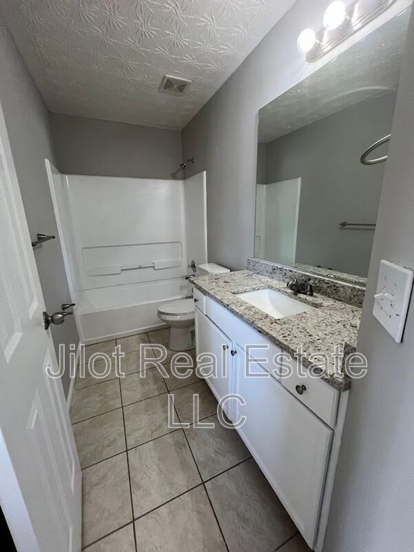 Building Photo - 216 Matthew Ln